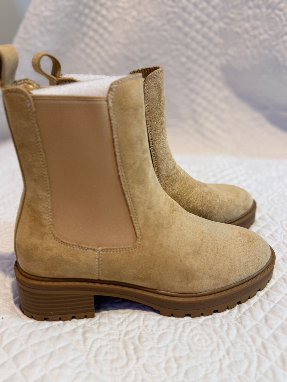 Amazon Essentials Tan Suede Chelsea Booties
